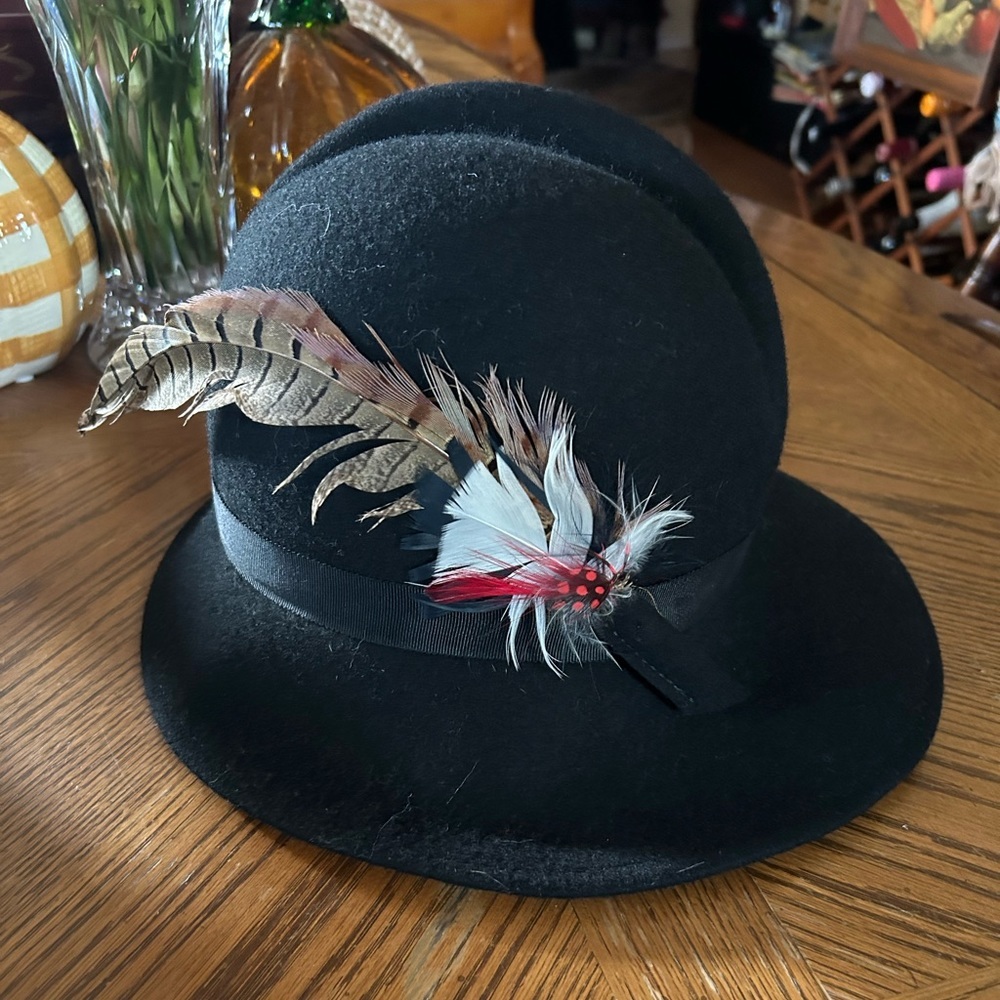 Vintage Black Wool Hat w Feather Embellishment - Picture 2 of 14